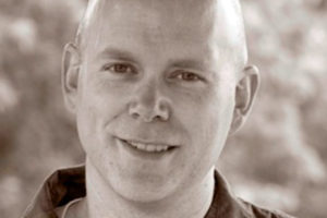 PhD Alumnus Promoted to Associate Professor
