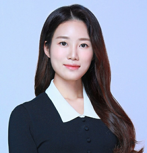 Carrie (Ha Eun) Park